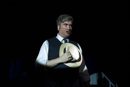 Paul Cozens as Carney in A Man of No Importance